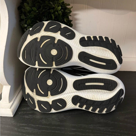 Brooks Womens Size 8 B Glycerin 21 1204081B090 Black Running Shoes Sneakers - Picture 5 of 15